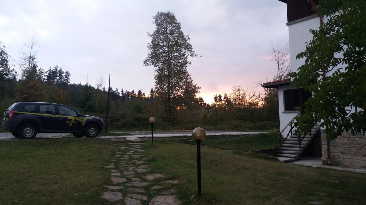 Chicho Tomovata Koliba Hotel Trjavna Kültér fotó