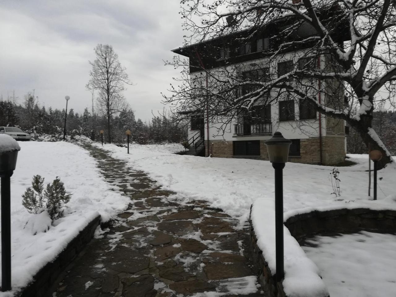 Chicho Tomovata Koliba Hotel Trjavna Kültér fotó
